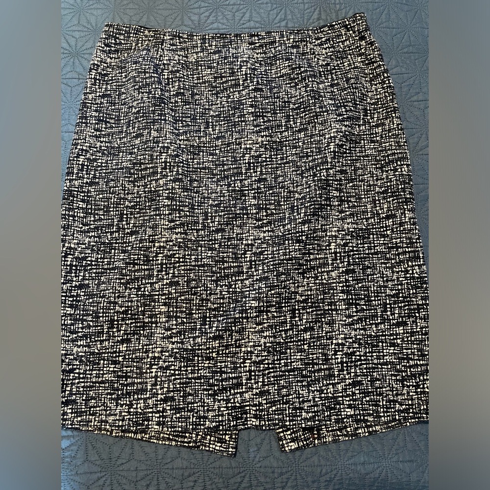 Banana Republic Navy and white Skirt